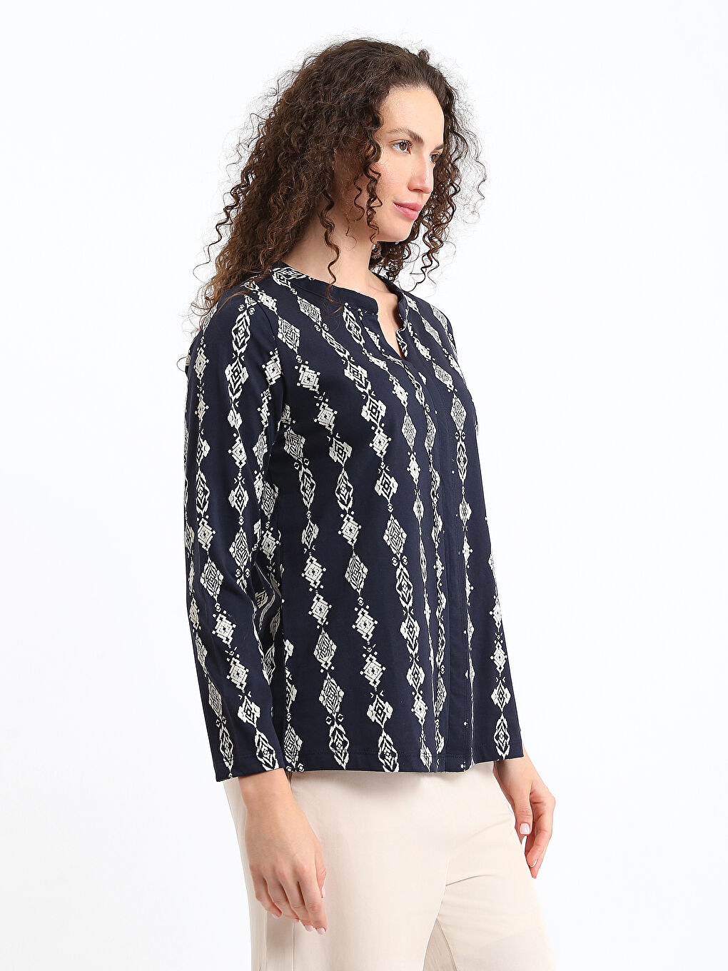 Blouse à Motifs à Encolure Échancrée-2