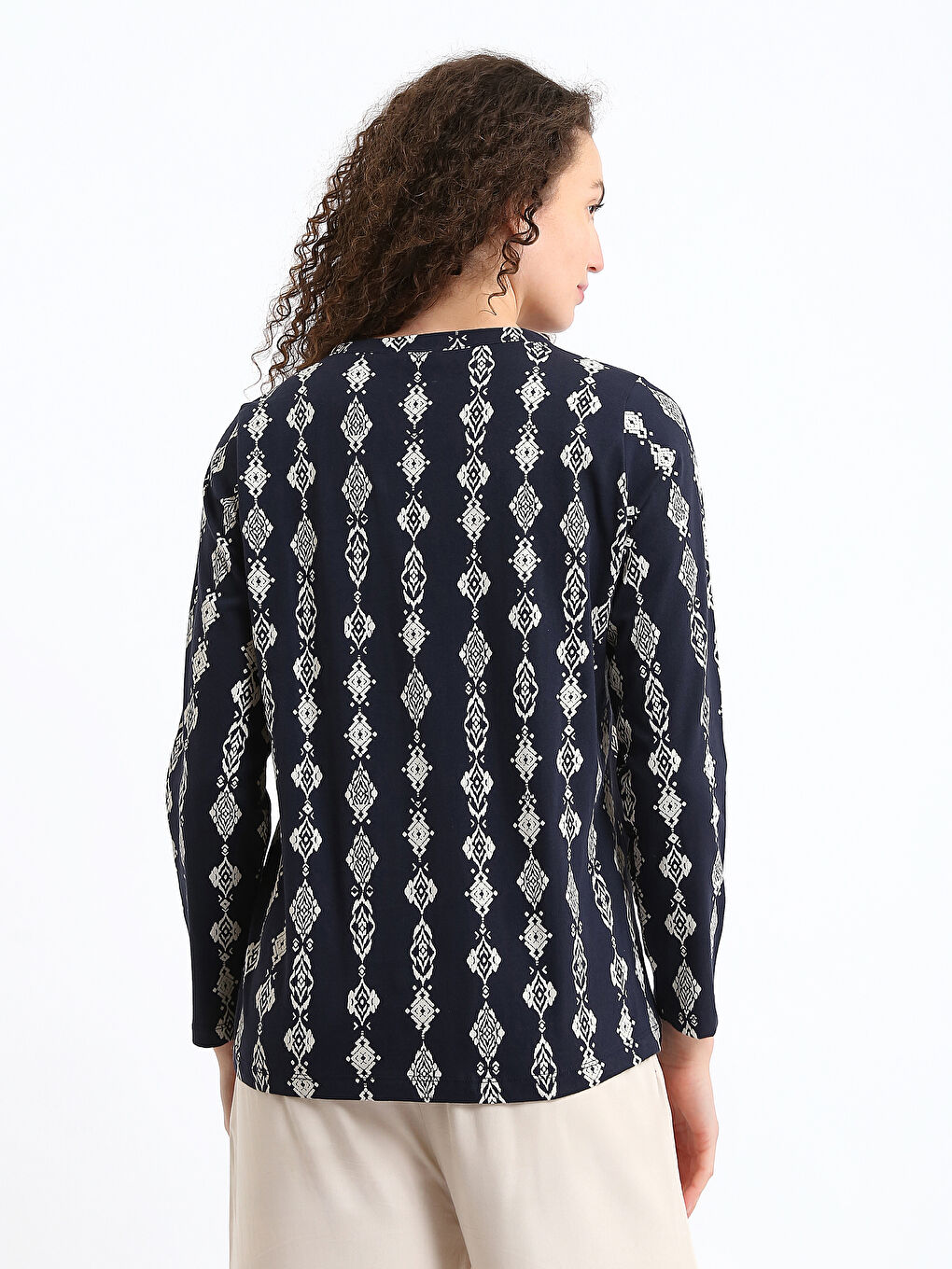 Blouse à Motifs à Encolure Échancrée-3