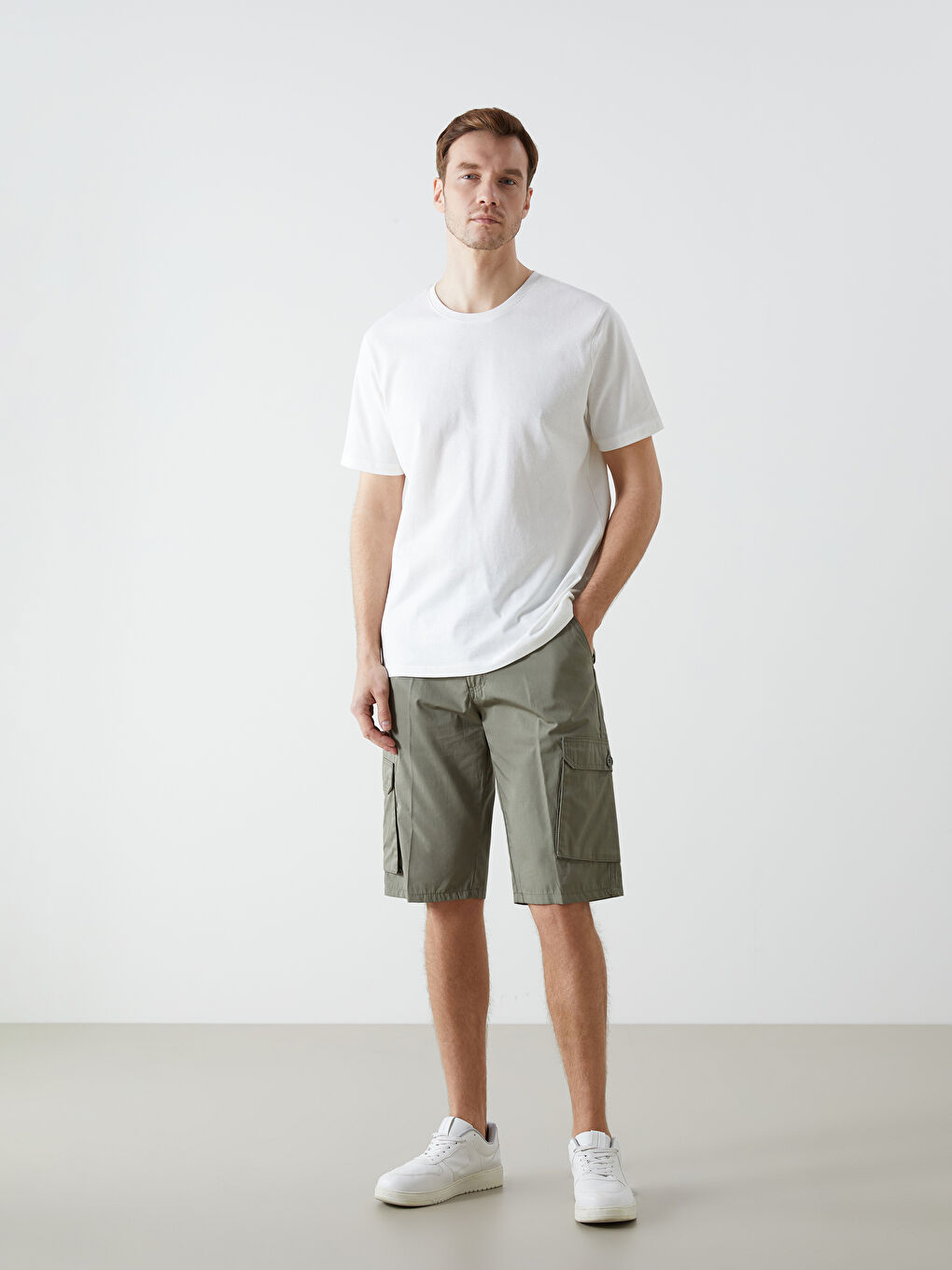 Yeşil Standart Kalıp Gabardin Erkek Kargo Şort
