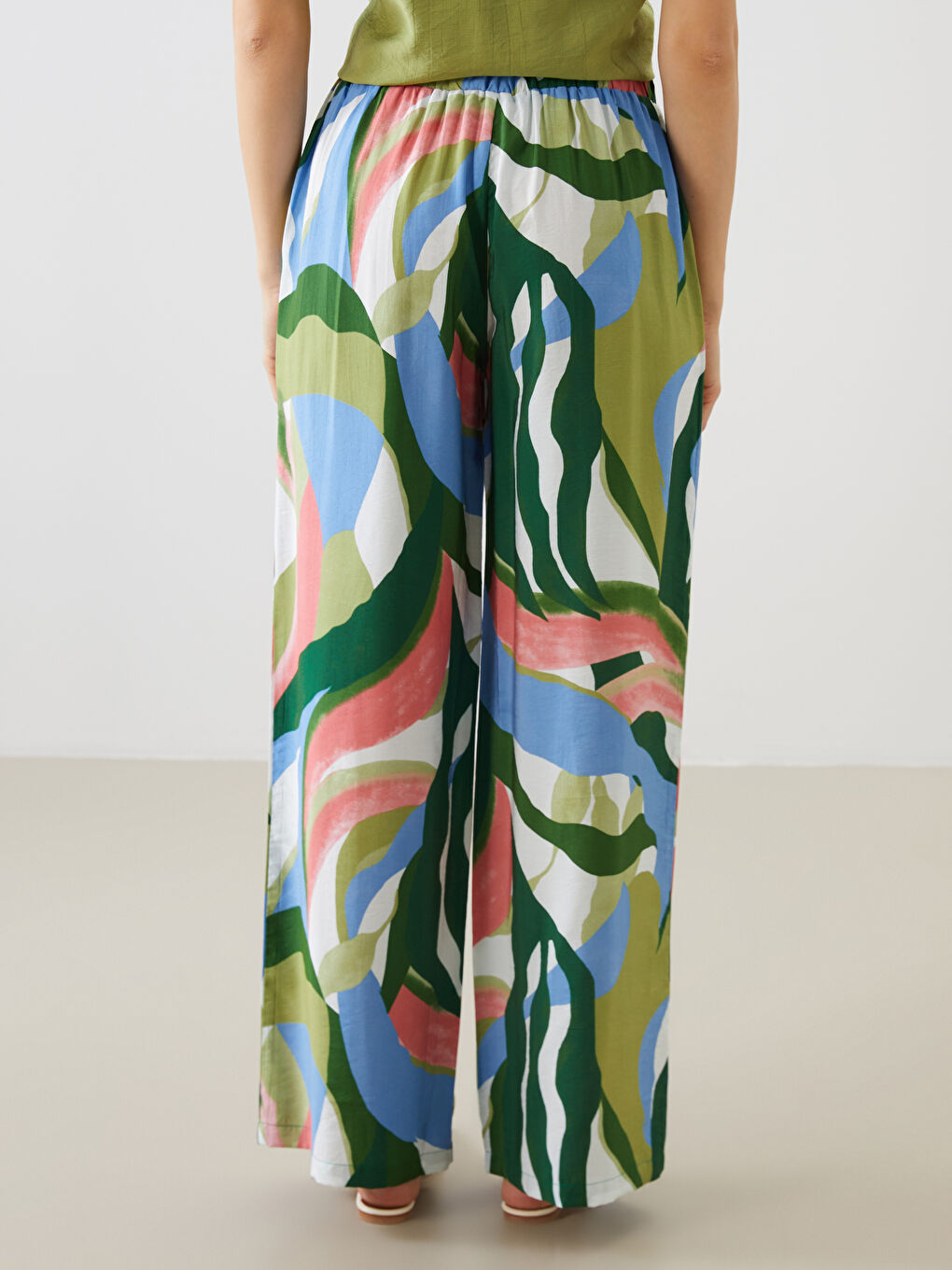 بنطلون واسع الأرجل بنقشة وخصر مرن للسيدات-3