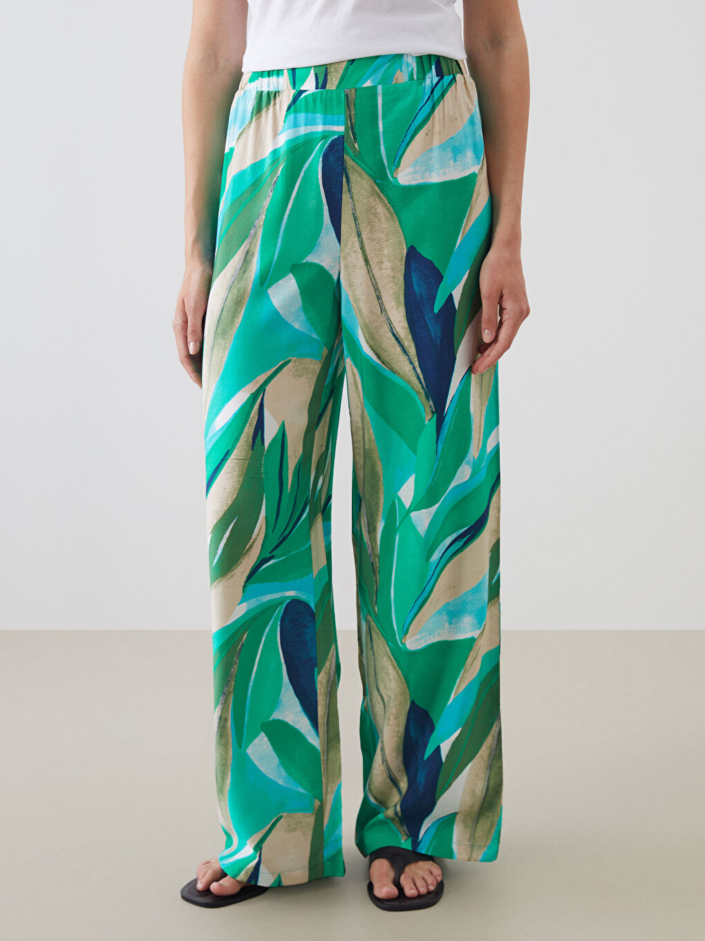 بنطلون واسع الأرجل بنقشة وخصر مرن للسيدات-1