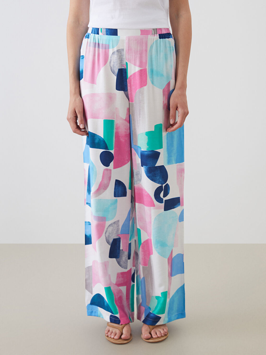 بنطلون واسع الأرجل بنقشة وخصر مرن للسيدات-1