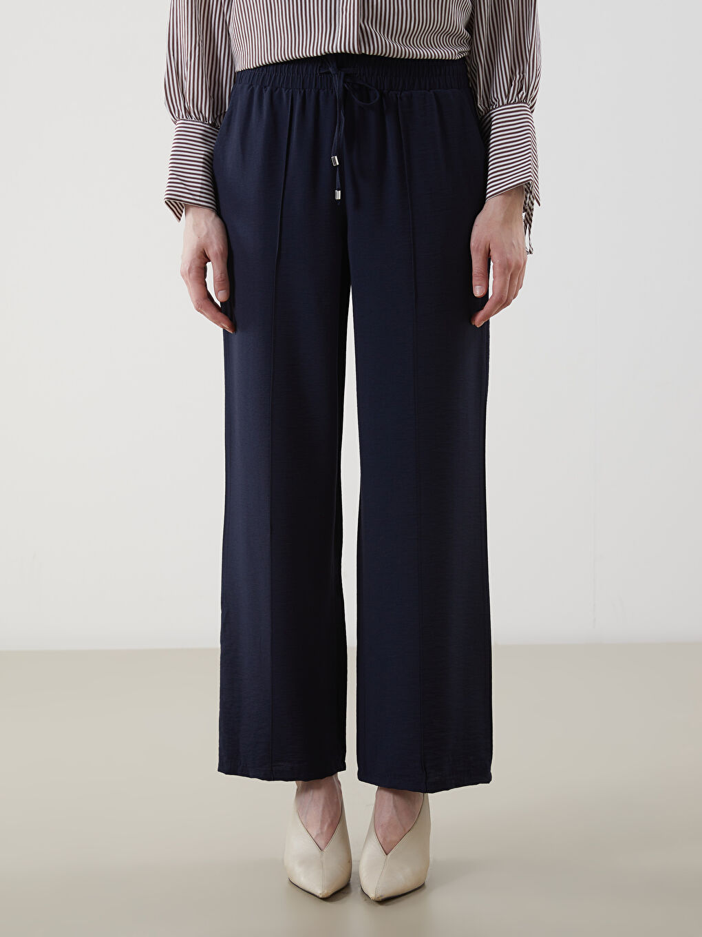 LCW Modest Beli Lastikli Geniş Paça Kadın Pantolon -S5LD78Z8-ZAM