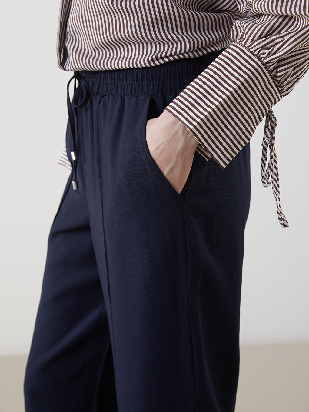 LCW Modest Beli Lastikli Geniş Paça Kadın Pantolon -S5LD78Z8-ZAM