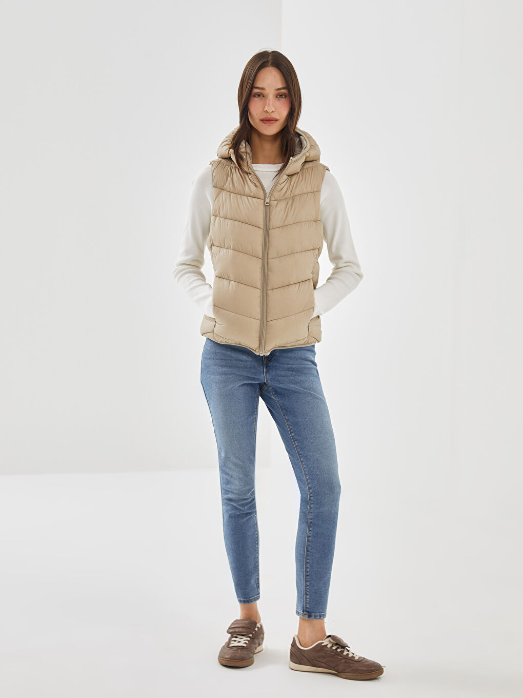 Bej Kapüşonlu Kadın Şişme Yelek-3
