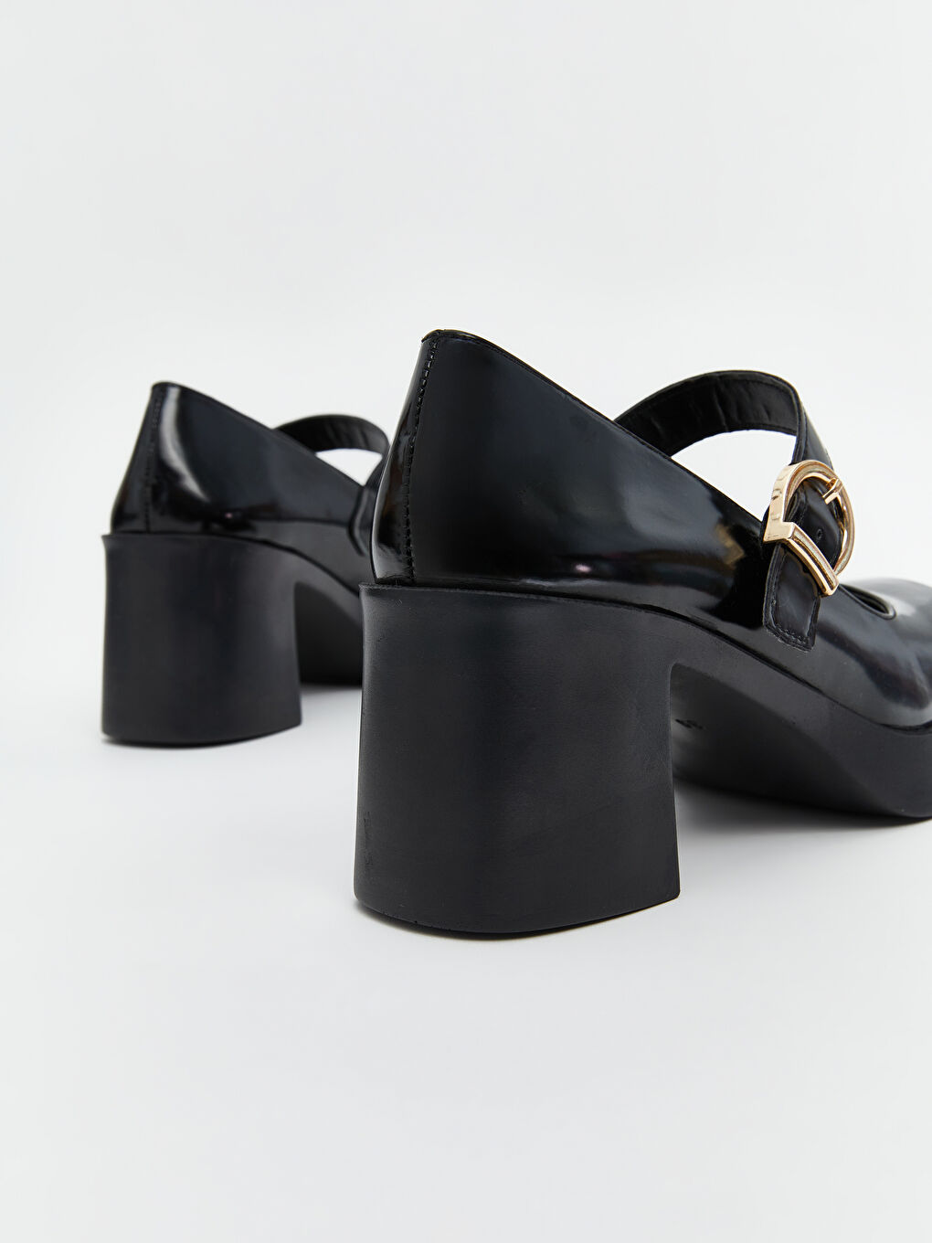 Siyah Deri Görünümlü Kadın Topuklu Ayakkabı-4