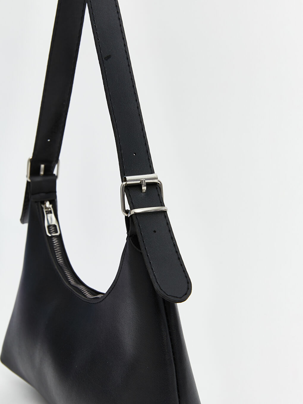 Siyah Deri Görünümlü Kadın Baget Çanta-2