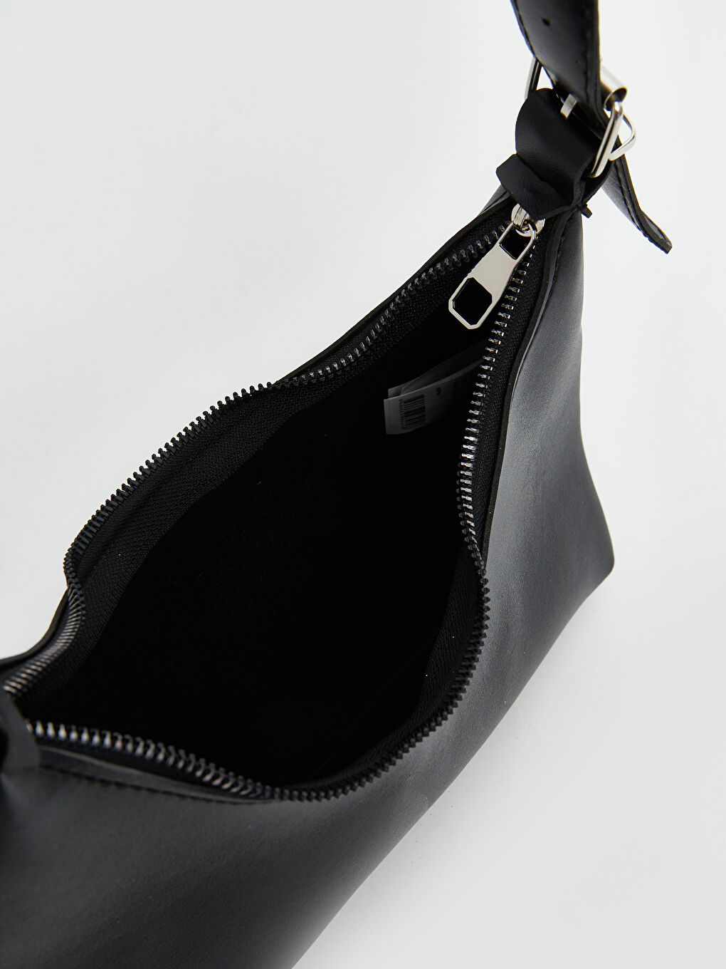 Siyah Deri Görünümlü Kadın Baget Çanta-3