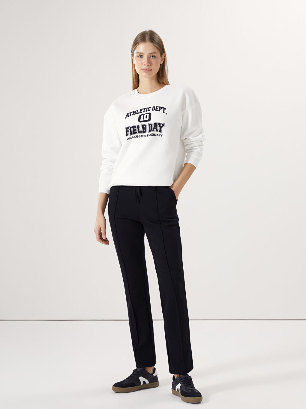LCWAIKIKI Classic Women's Sweatpants with Elastic Waist -W57963Z8-CVL