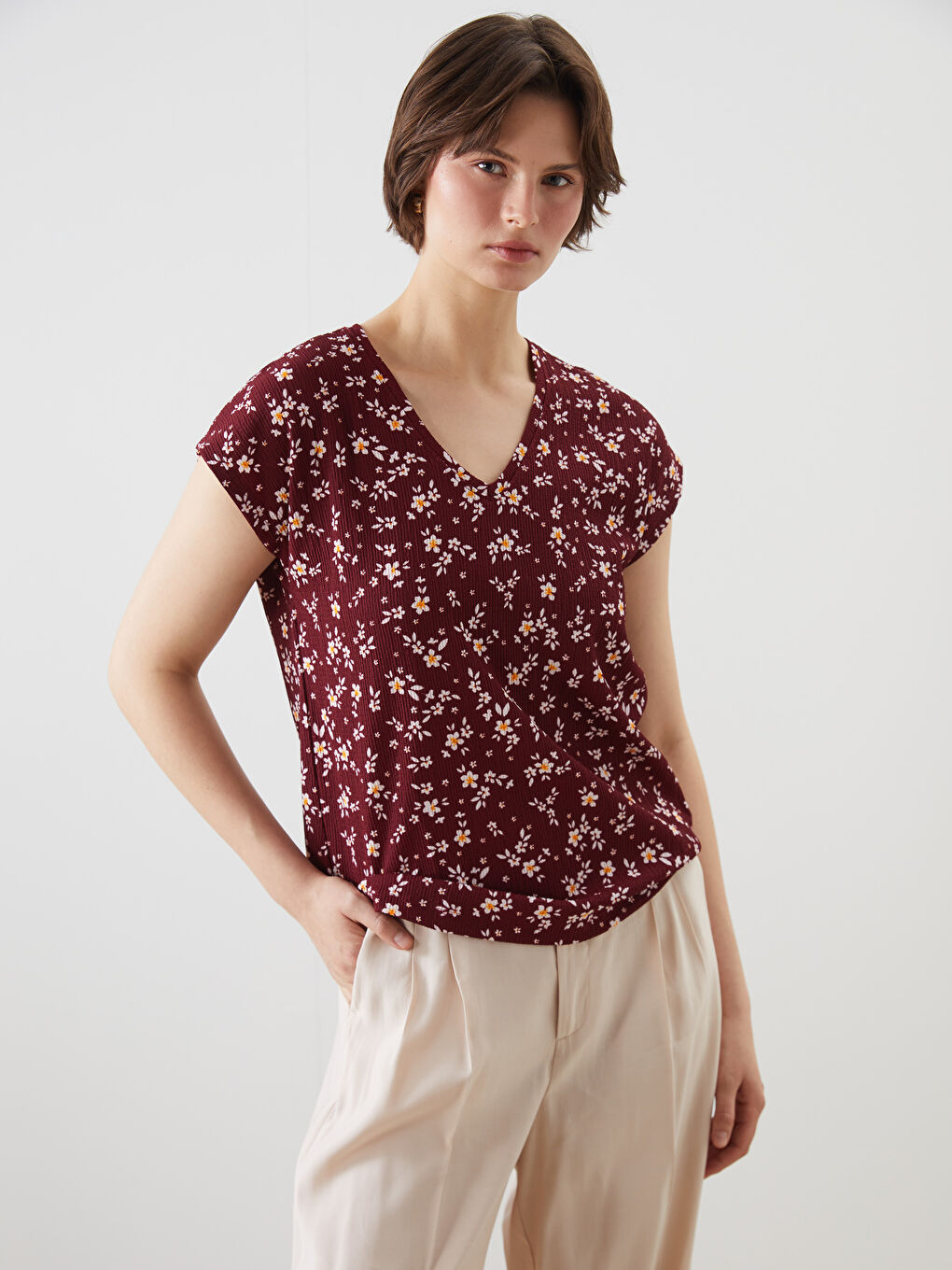 V-Neck Floral Women's T-Shirt -S5LF38Z8-LQV