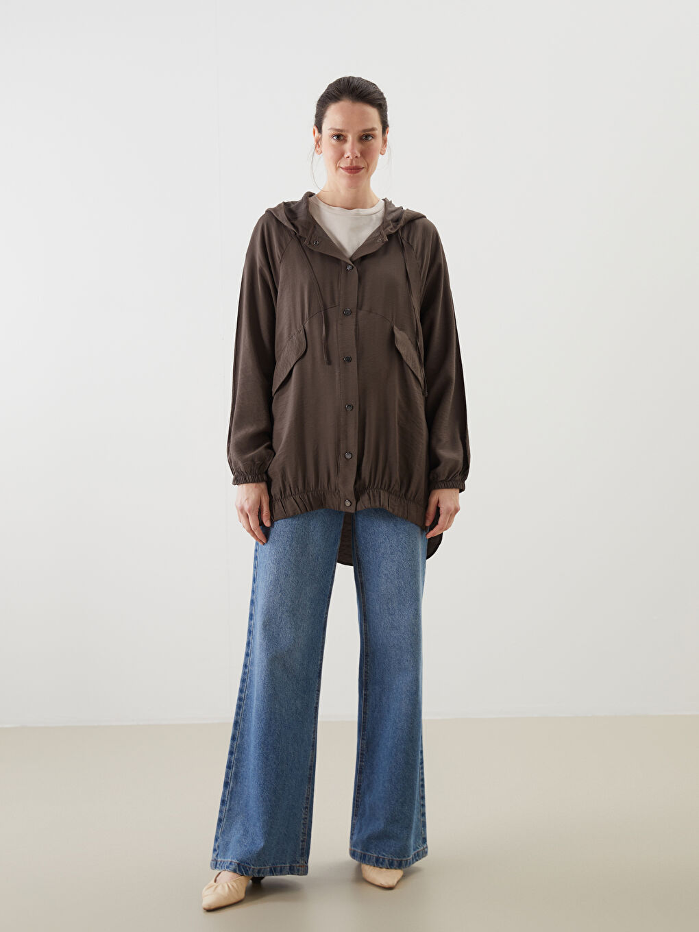 LCWAIKIKI Classic Kahverengi Kapüşonlu Oversize Kadın Ceket - 1