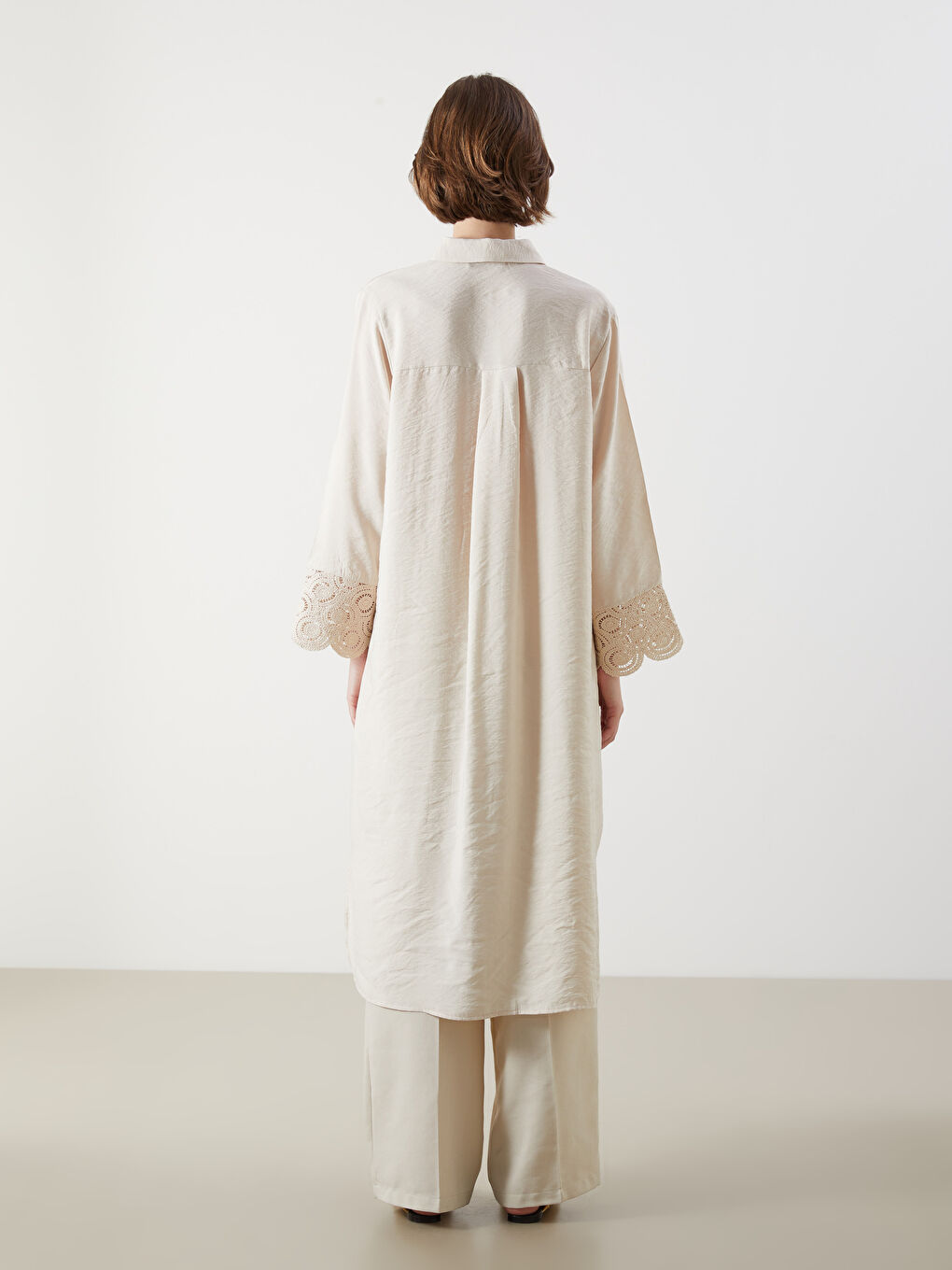 Bej Kroşe Detaylı Modal Karışımlı Kadın Gömlek Tunik-3