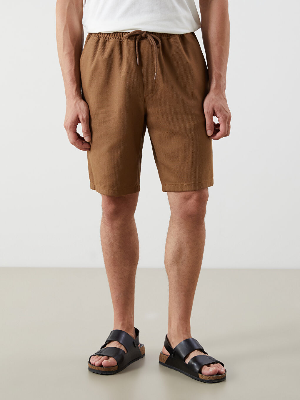 Kahverengi Standart Kalıp Erkek Şort-1