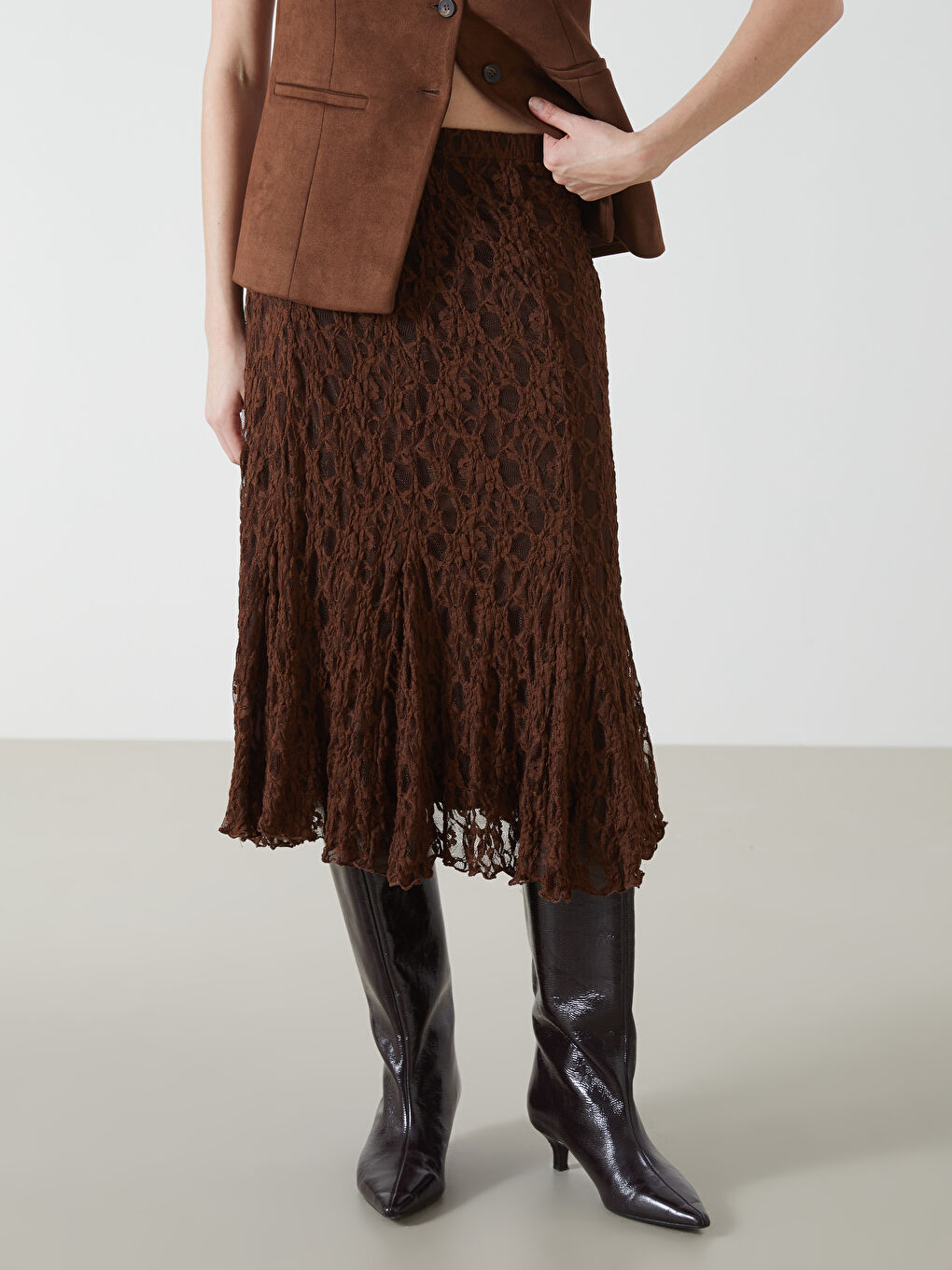 Slim Fit Embroidered Skirt -S5LG95Z8-R3D