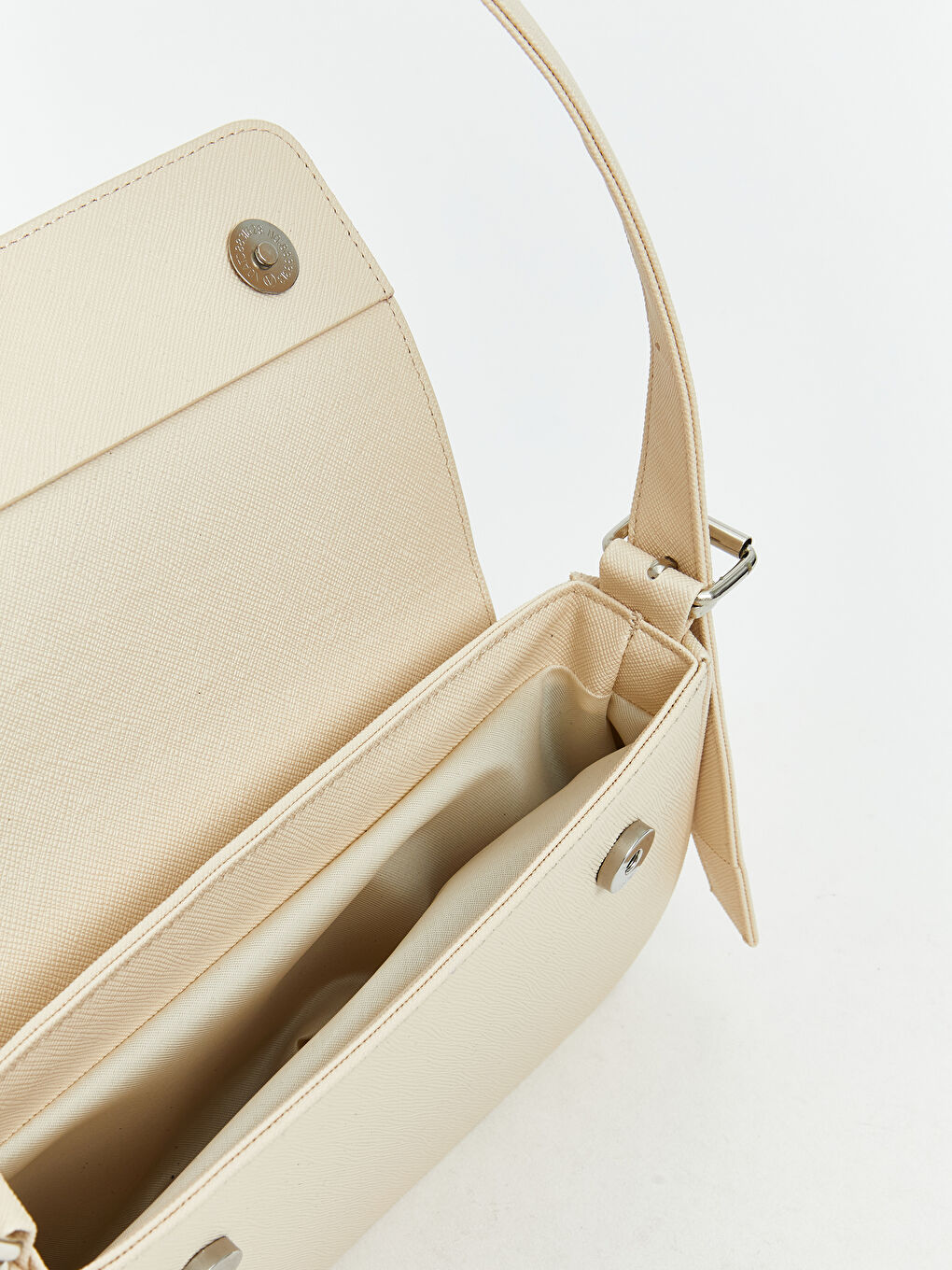 Bej Deri Görünümlü Kadın Baget Çanta-4