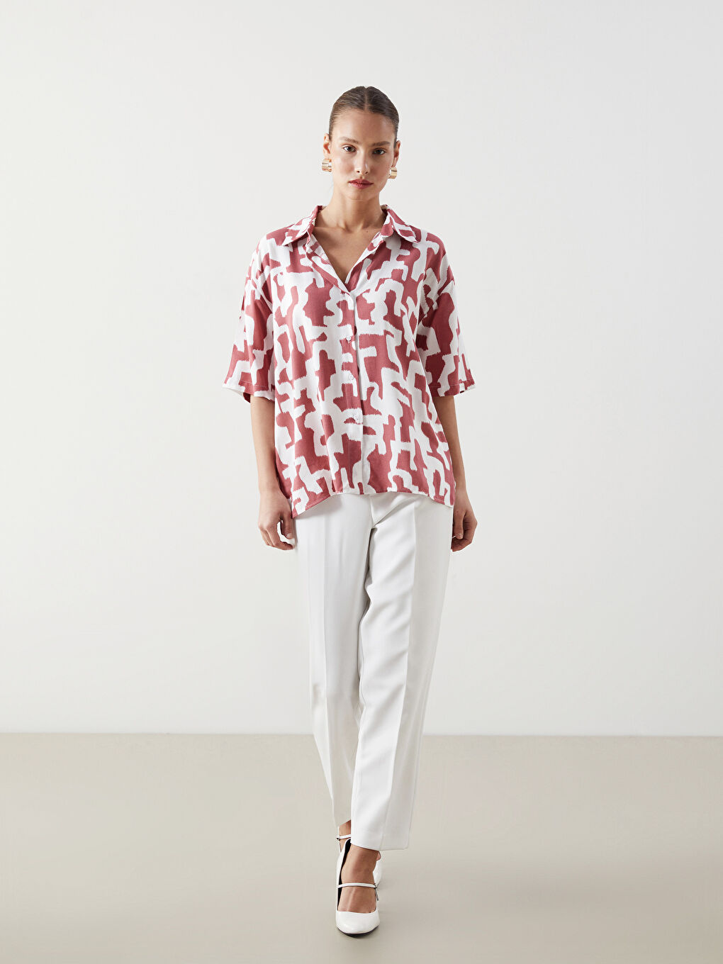 Mercan Desenli Kadın Gömlek-1