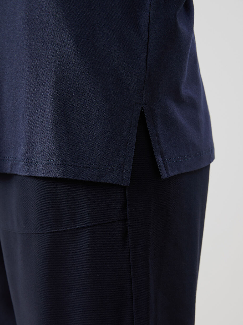 Lacivert Kaçık Yaka Kadın Bluz-2