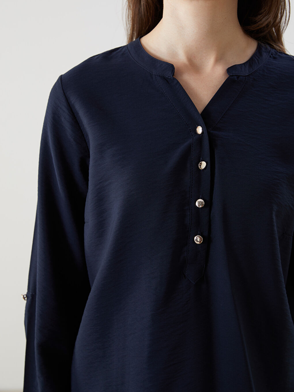 Lacivert Kaçık Yaka Kadın Bluz-2