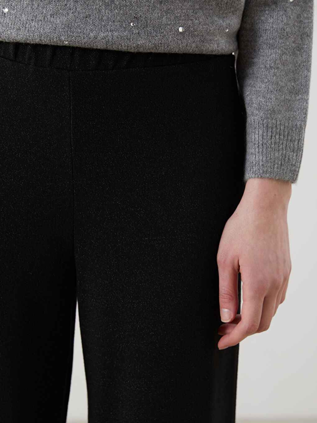 Siyah Beli Lastikli Geniş Paça Kadın Pantolon-2