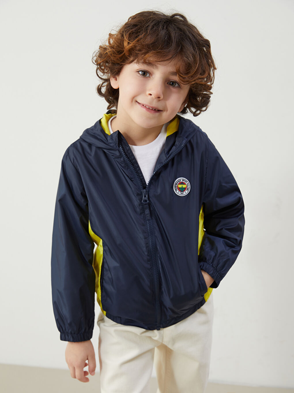 Lacivert Kapüşonlu Fenerbahçe Baskılı Erkek Çocuk Yağmurluk