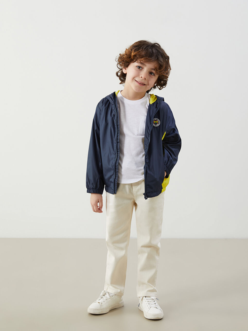 Lacivert Kapüşonlu Fenerbahçe Baskılı Erkek Çocuk Yağmurluk-1