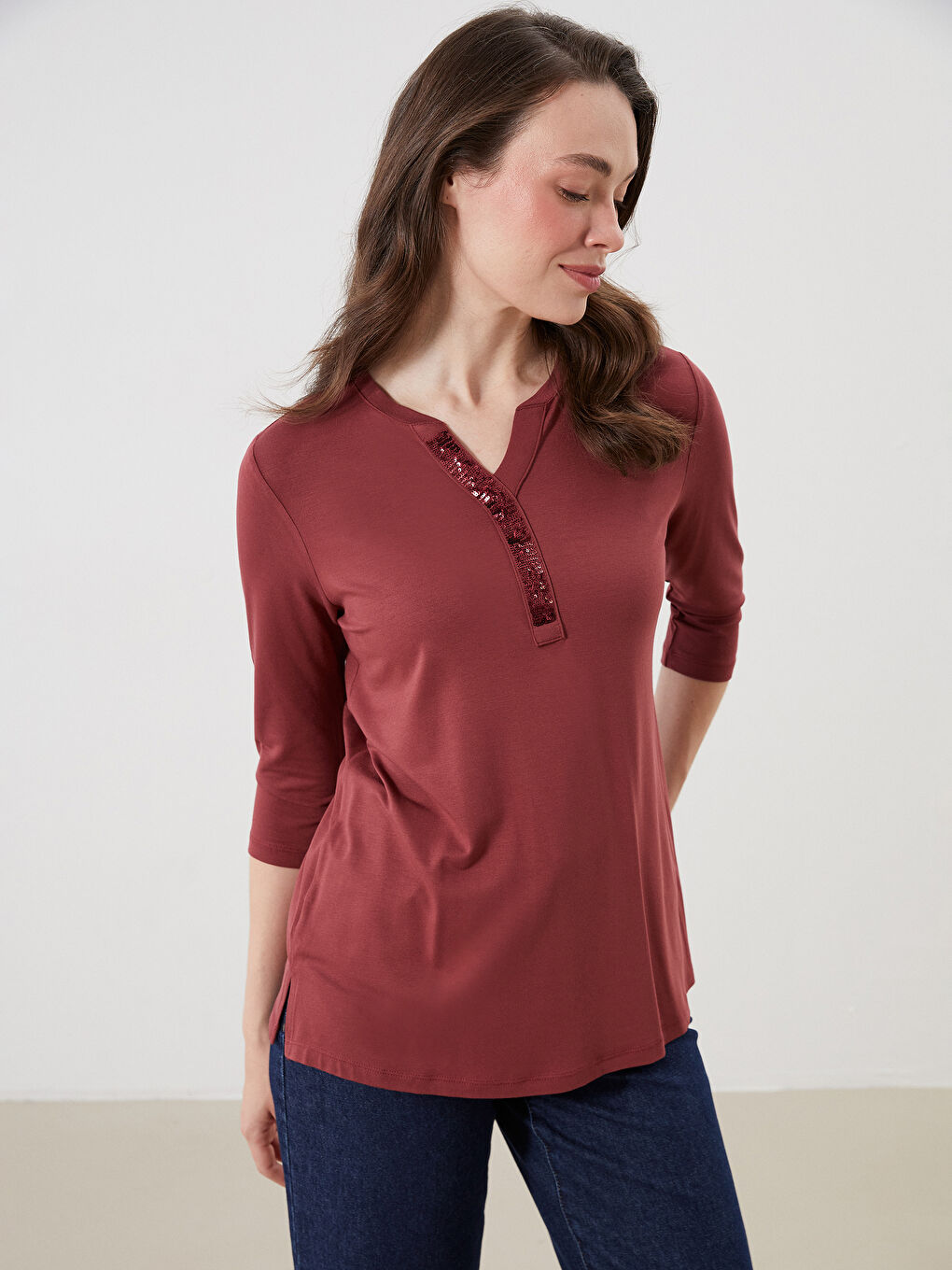 Bordo Kaçık Yaka Pul Payet İşlemeli Bluz