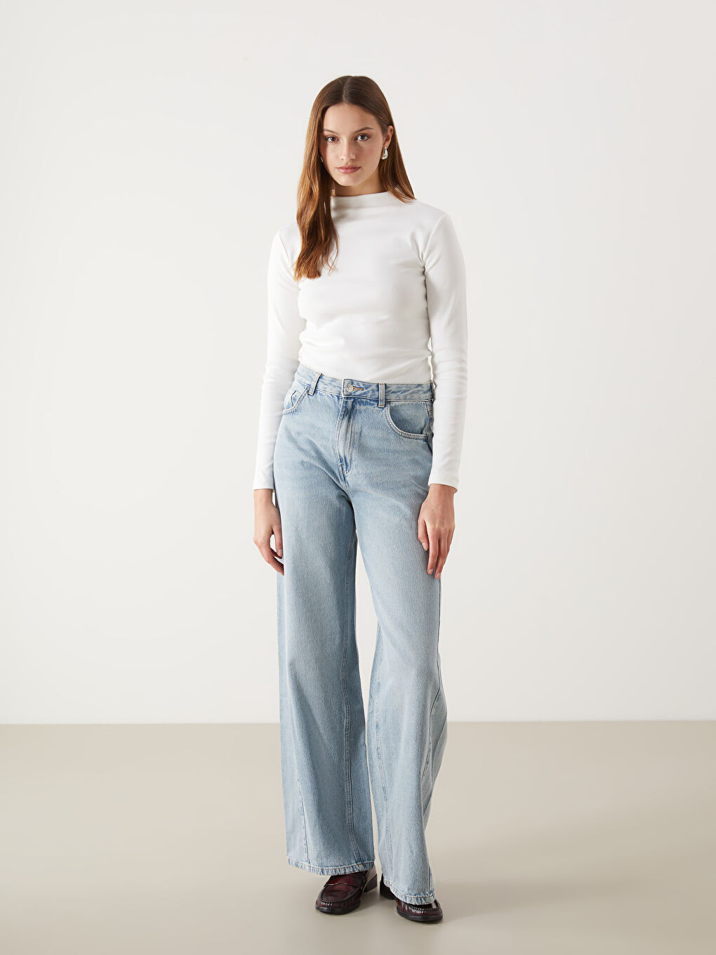 Beyaz Dik Yaka Kadın Body-1