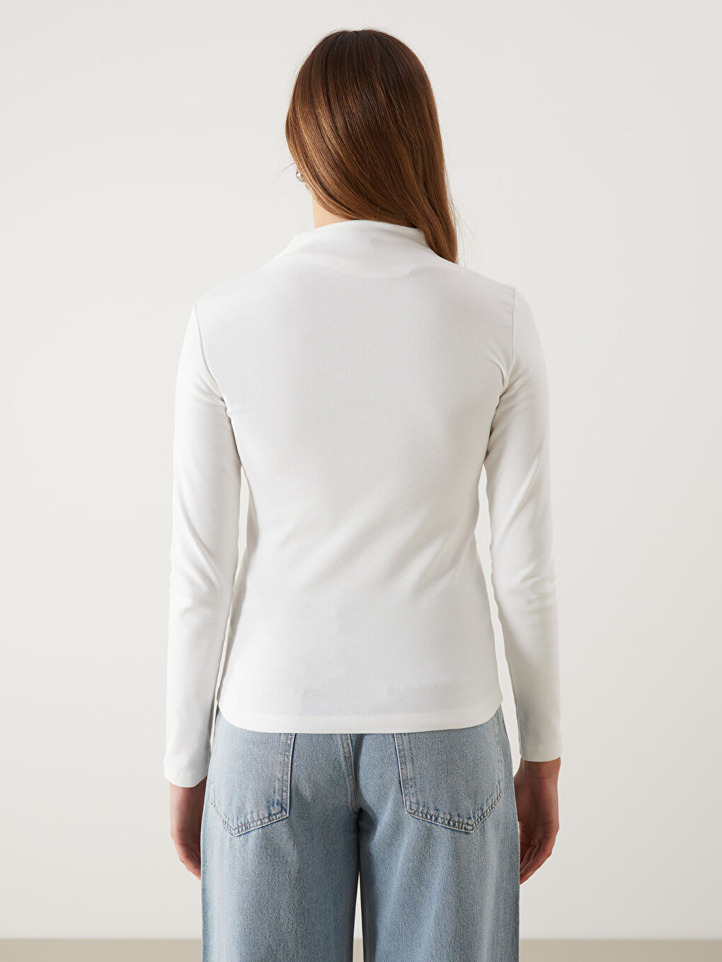 Beyaz Dik Yaka Kadın Body-3