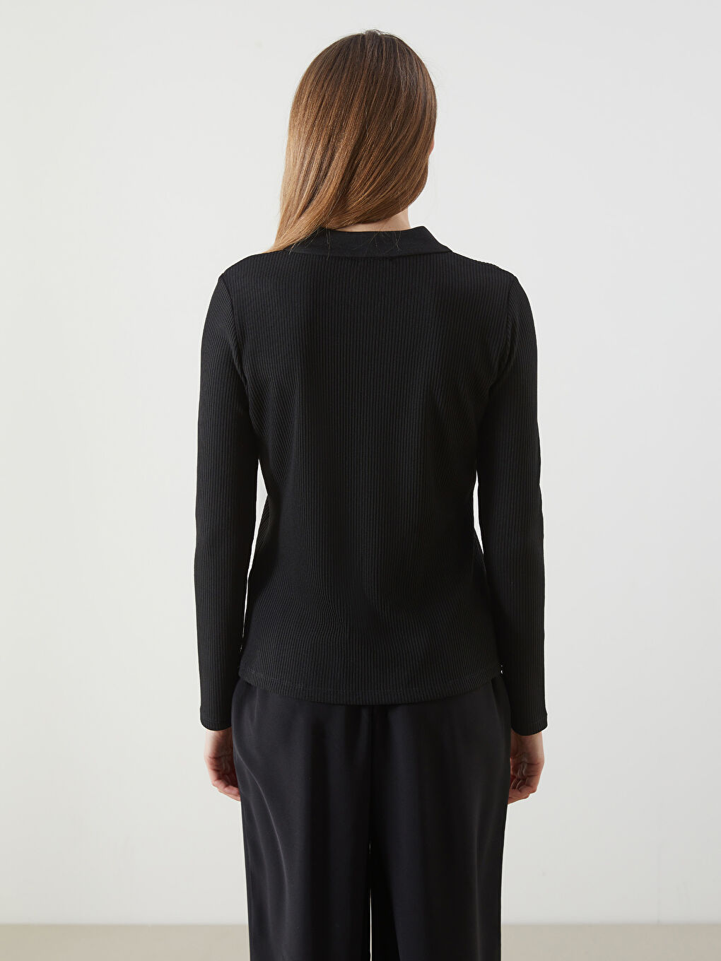 Siyah Polo Yaka Kadın Tişört-3