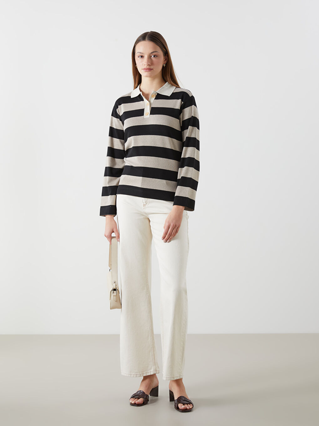 Bej Polo Yaka Çizgili Kadın Tişört-1