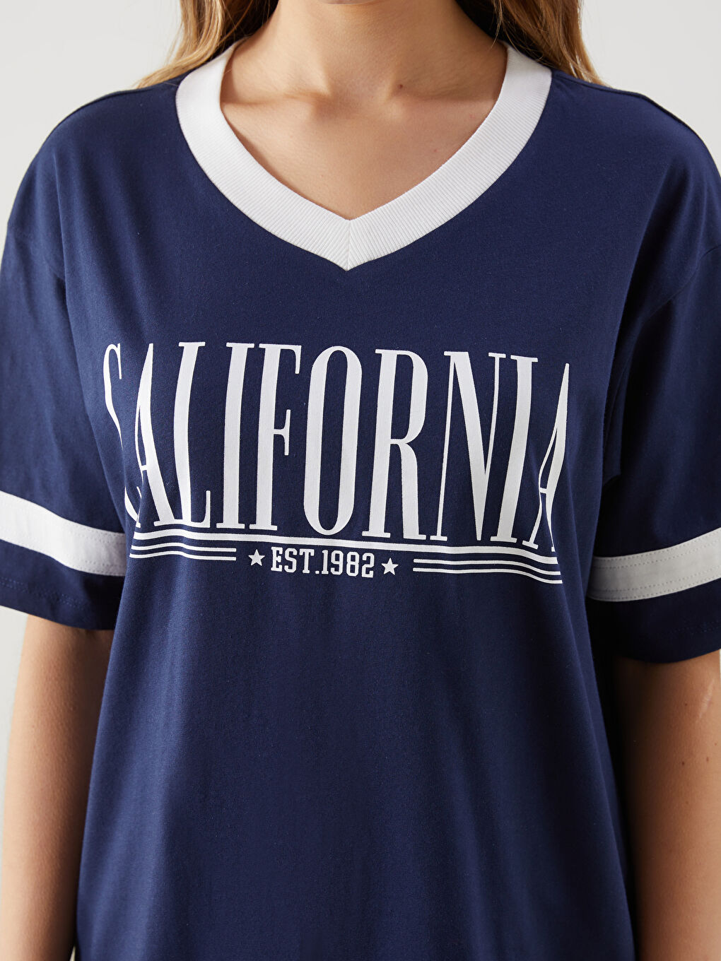 V Neck California Printed Oversized Women'S T-Shirt -S5LO35Z8-R4J