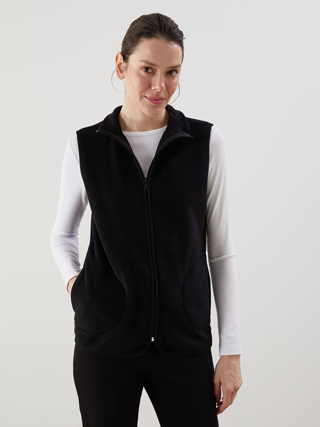 LCWAIKIKI Classic Siyah Dik Yaka Kadın Polar Outdoor Yelek