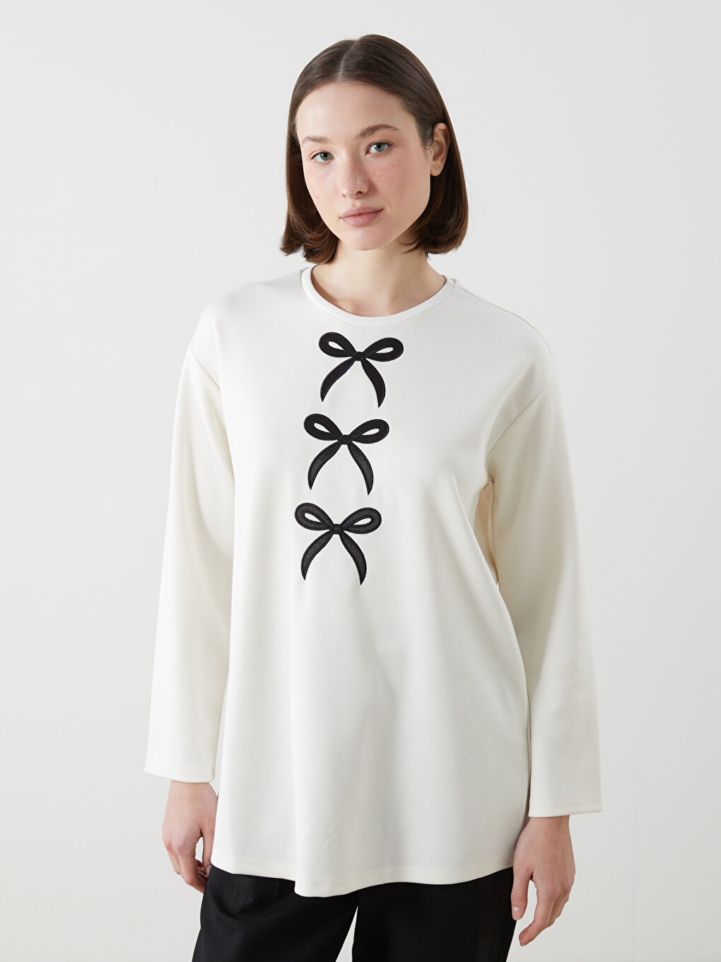 Ekru Bisiklet Yaka Kurdele Baskılı Kadın Tunik