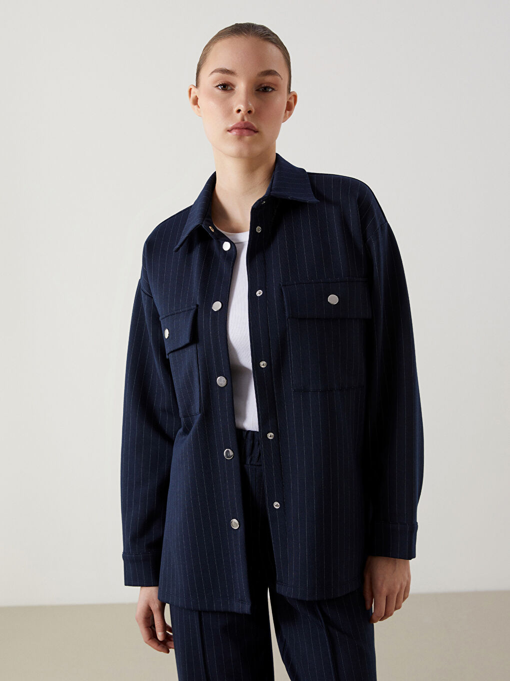 LCW Modest Lacivert Çizgili Oversize Kadın Gömlek Ceket