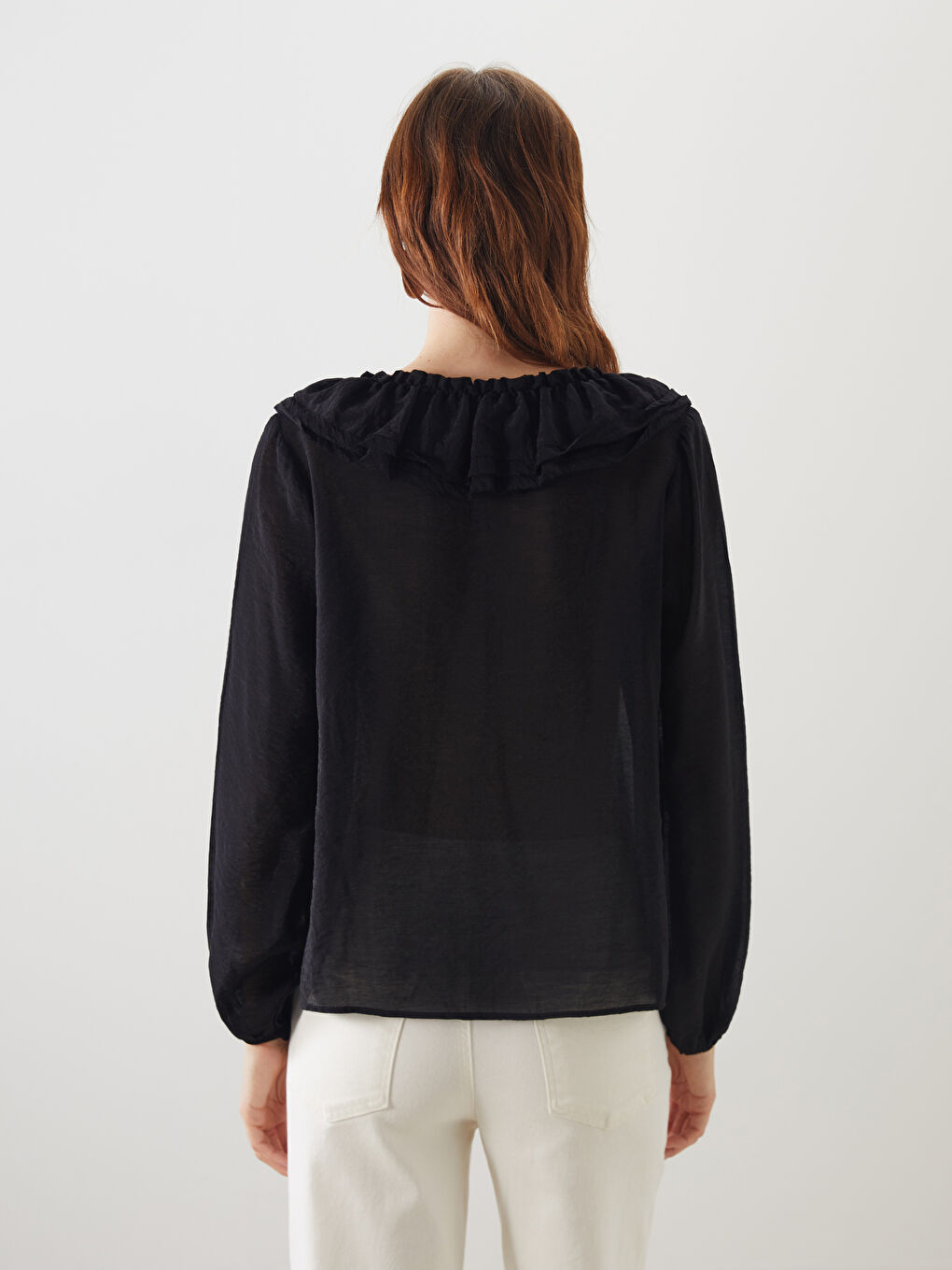 Siyah Fırfırlı V Yaka Bluz-3