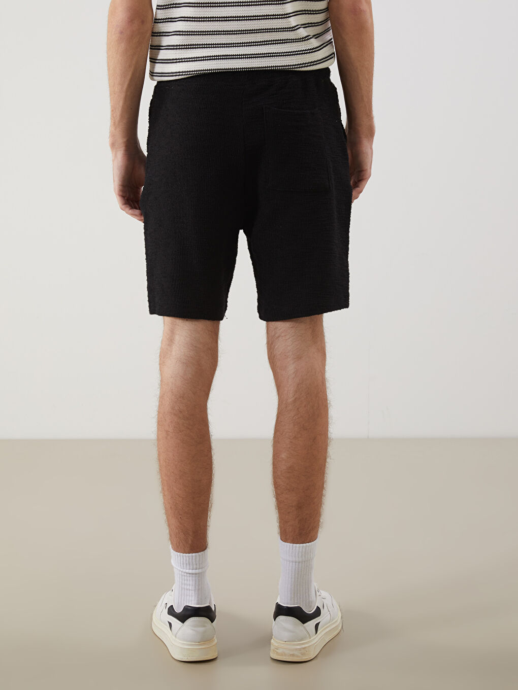 Siyah Standart Kalıp Erkek Bermuda Şort-3