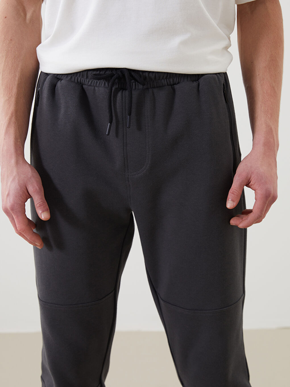 Standard Fit Men's Jogger Sweatpants -S5LS20Z8-VX9