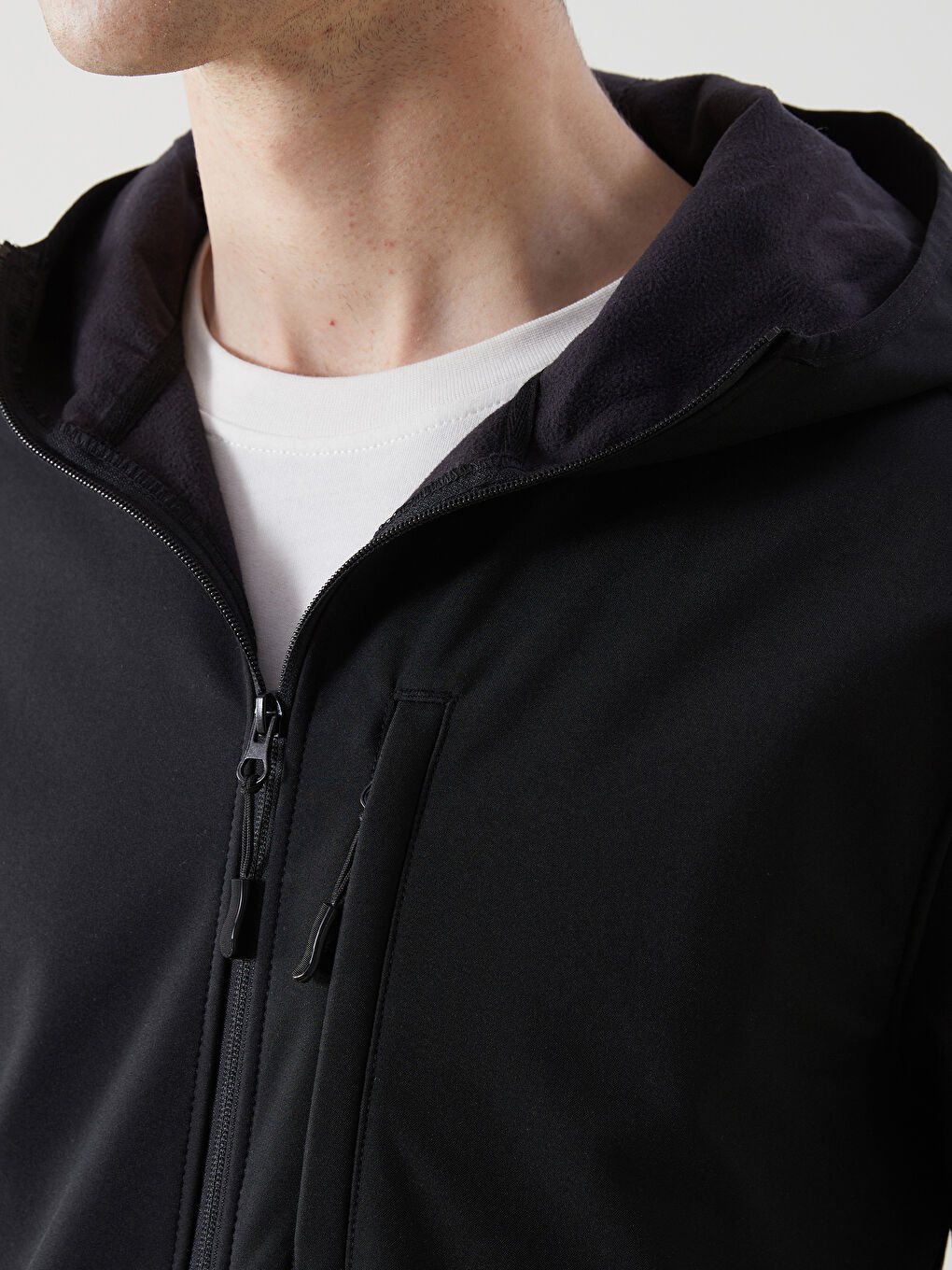 Siyah Standart Kalıp Kapüşonlu Erkek Mont-3