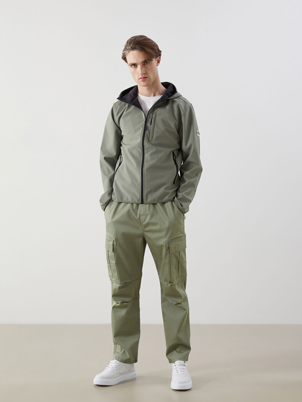 Haki Standart Kalıp Kapüşonlu Erkek Mont-1