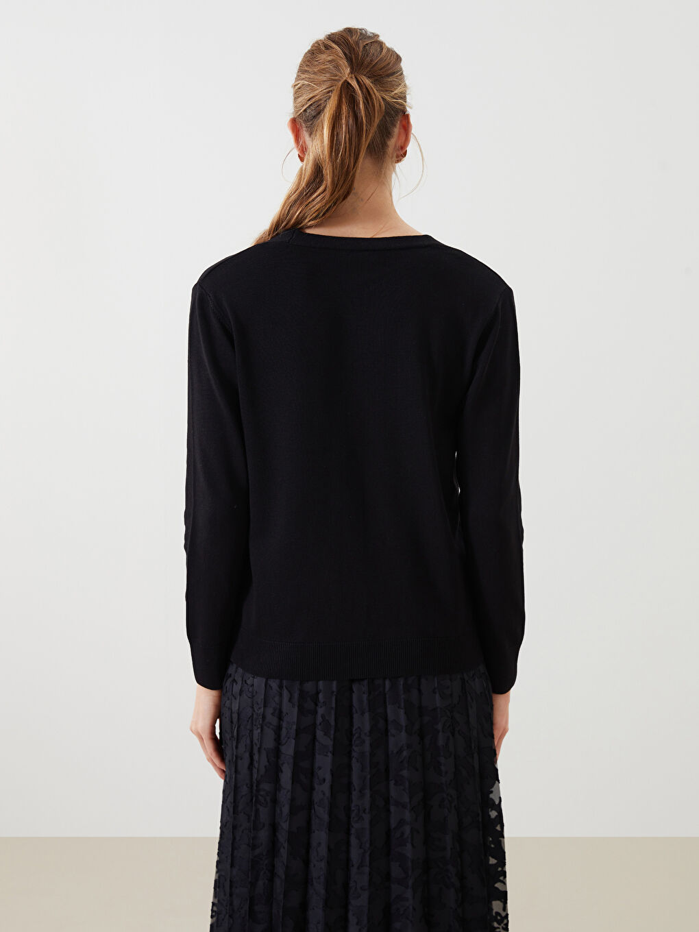 Siyah V Yaka Kadın Triko Hırka-3