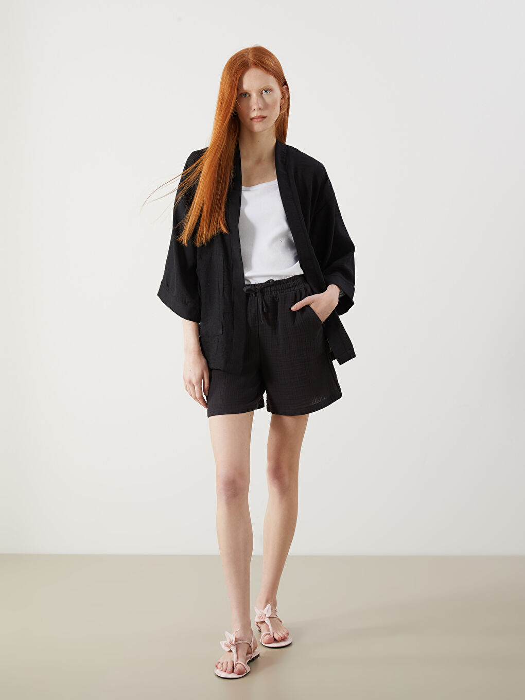 Woman BLACK Shorts -S5LT06Z8-CVL