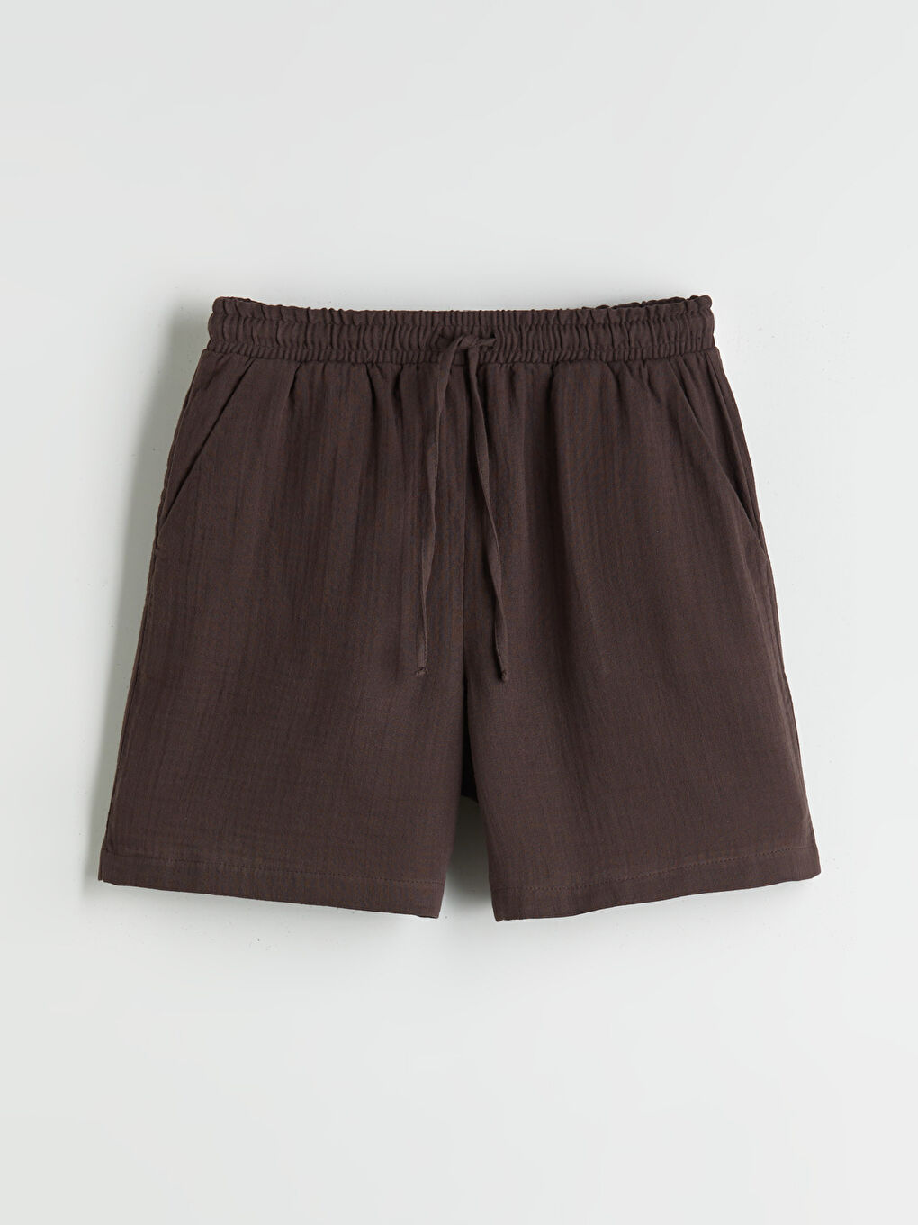 Kahverengi Beli Lastikli Dokulu Kadın Şort-4