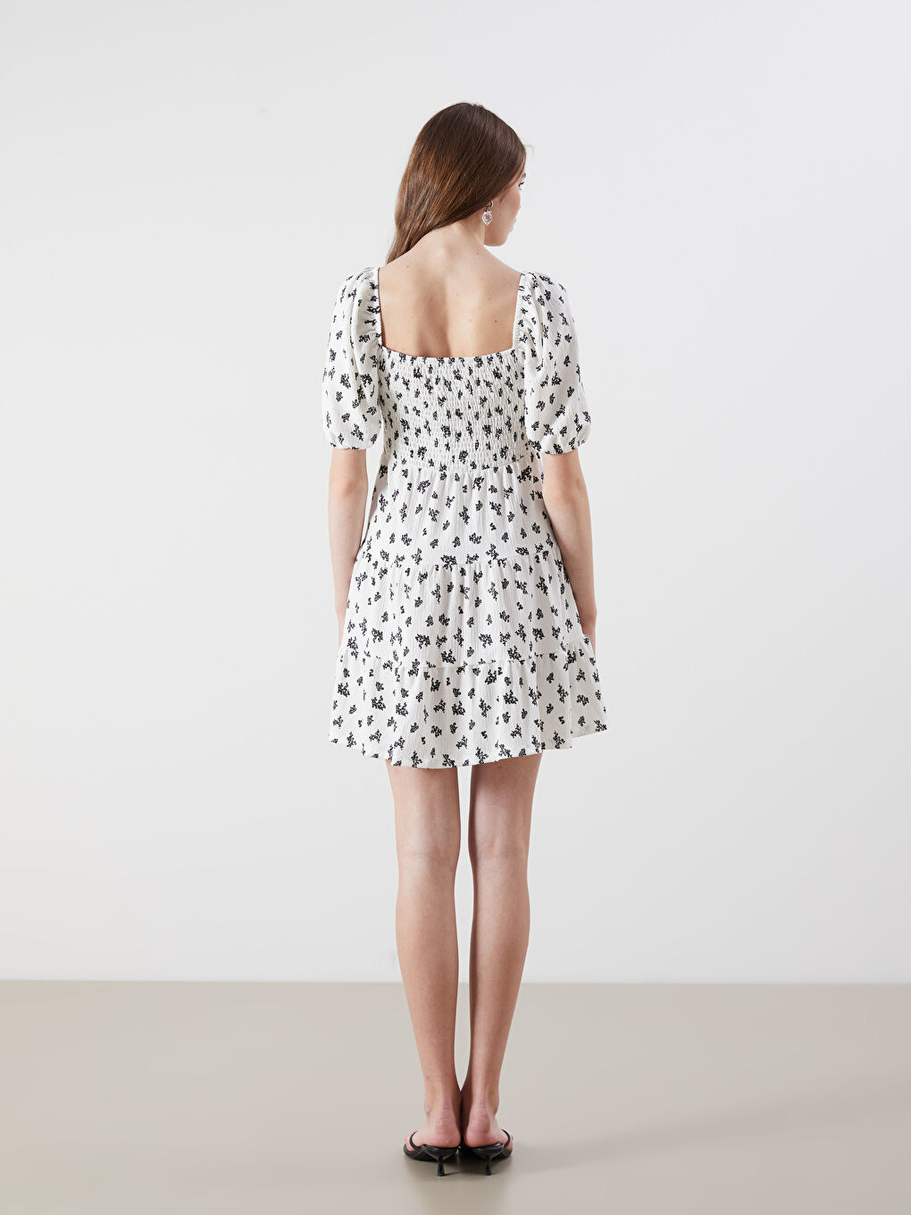 عەزیی مینیی کەتکەت بە یاخەی چوارگۆشە و قۆڵی بالۆنی-3