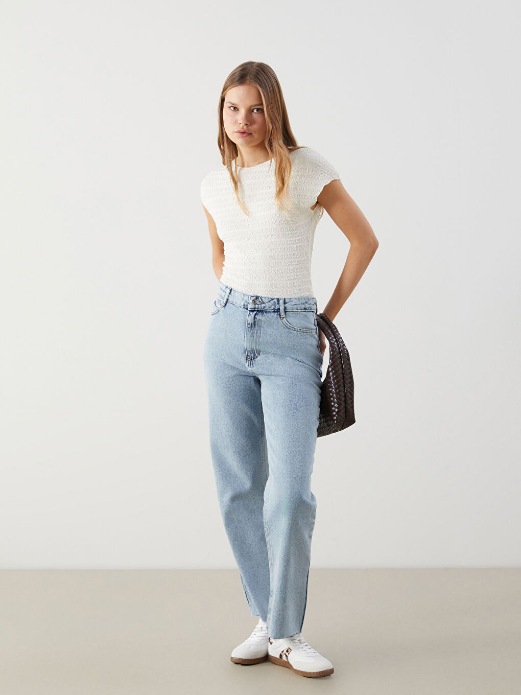 Ekru Bisiklet Yaka Dokulu Kadın Bluz-1