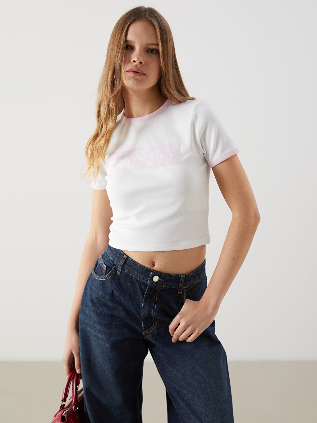 Ekru Bisiklet Yaka Baskılı Kadın Crop