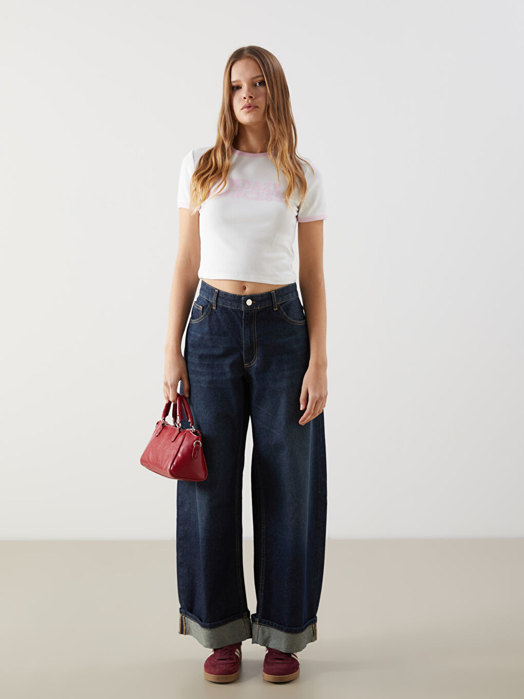 Ekru Bisiklet Yaka Baskılı Kadın Crop-1