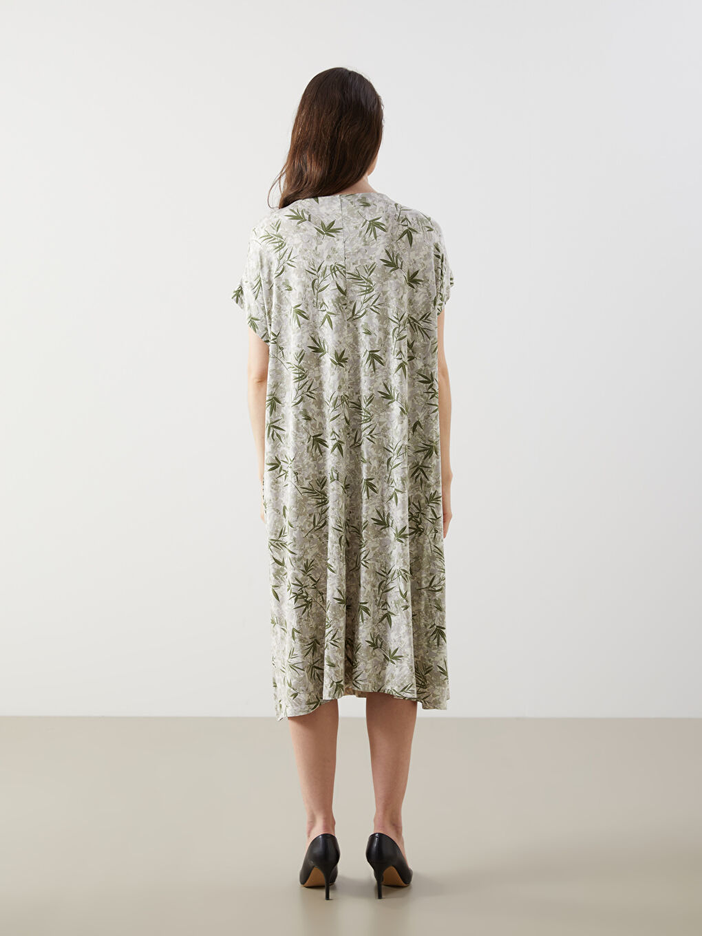 Yeşil Büyük Beden Bisiklet Yaka Çiçekli Elbise-3