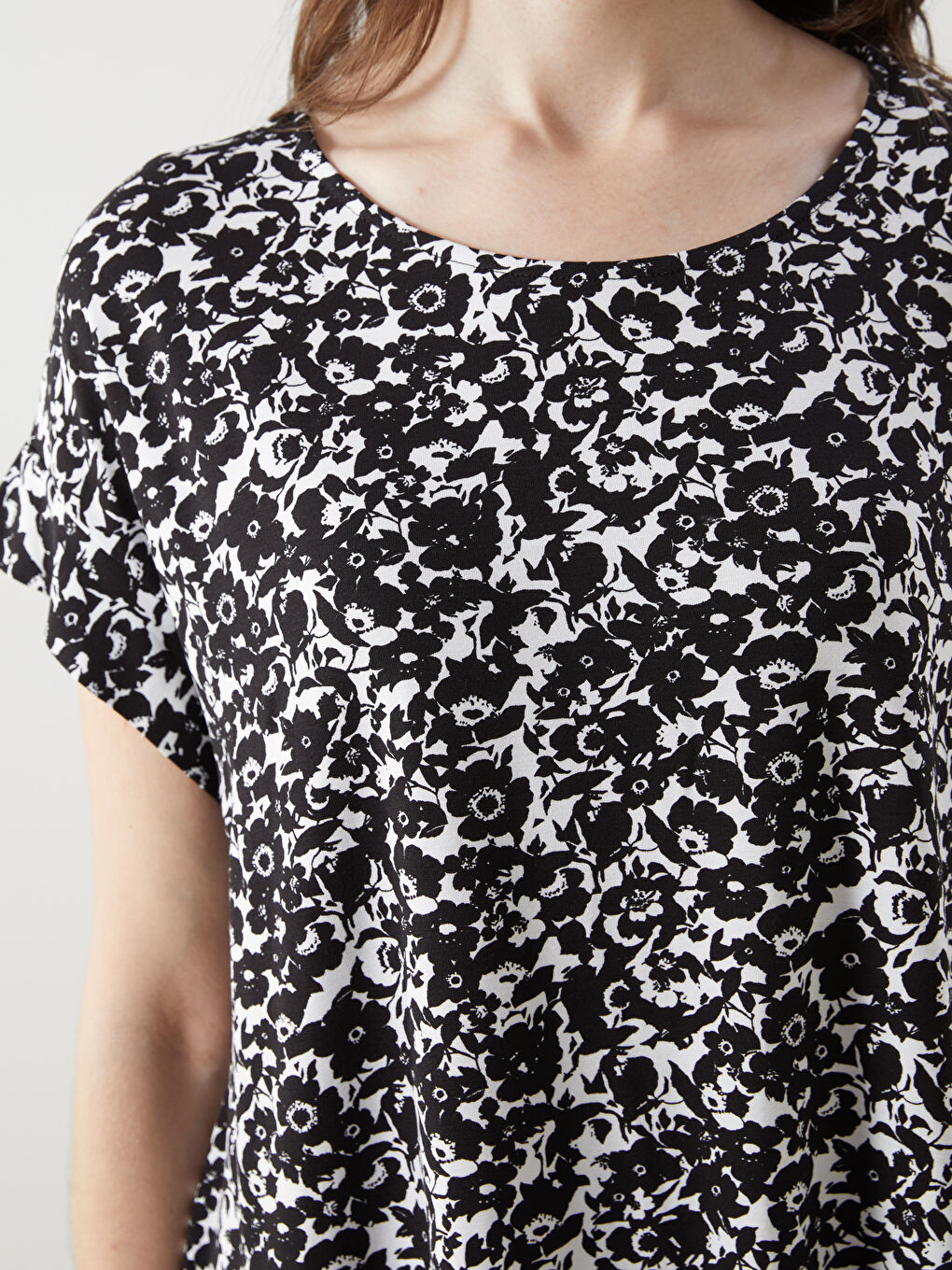 Siyah Büyük Beden Bisiklet Yaka Çiçekli Elbise-2