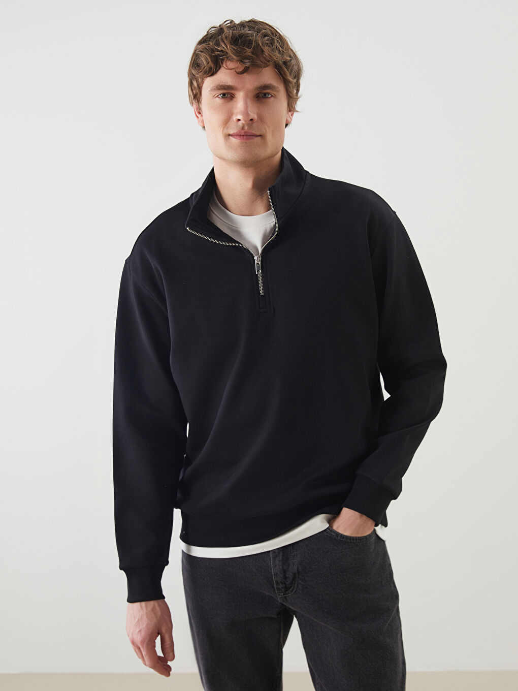 Siyah Dik Yaka Erkek Sweatshirt