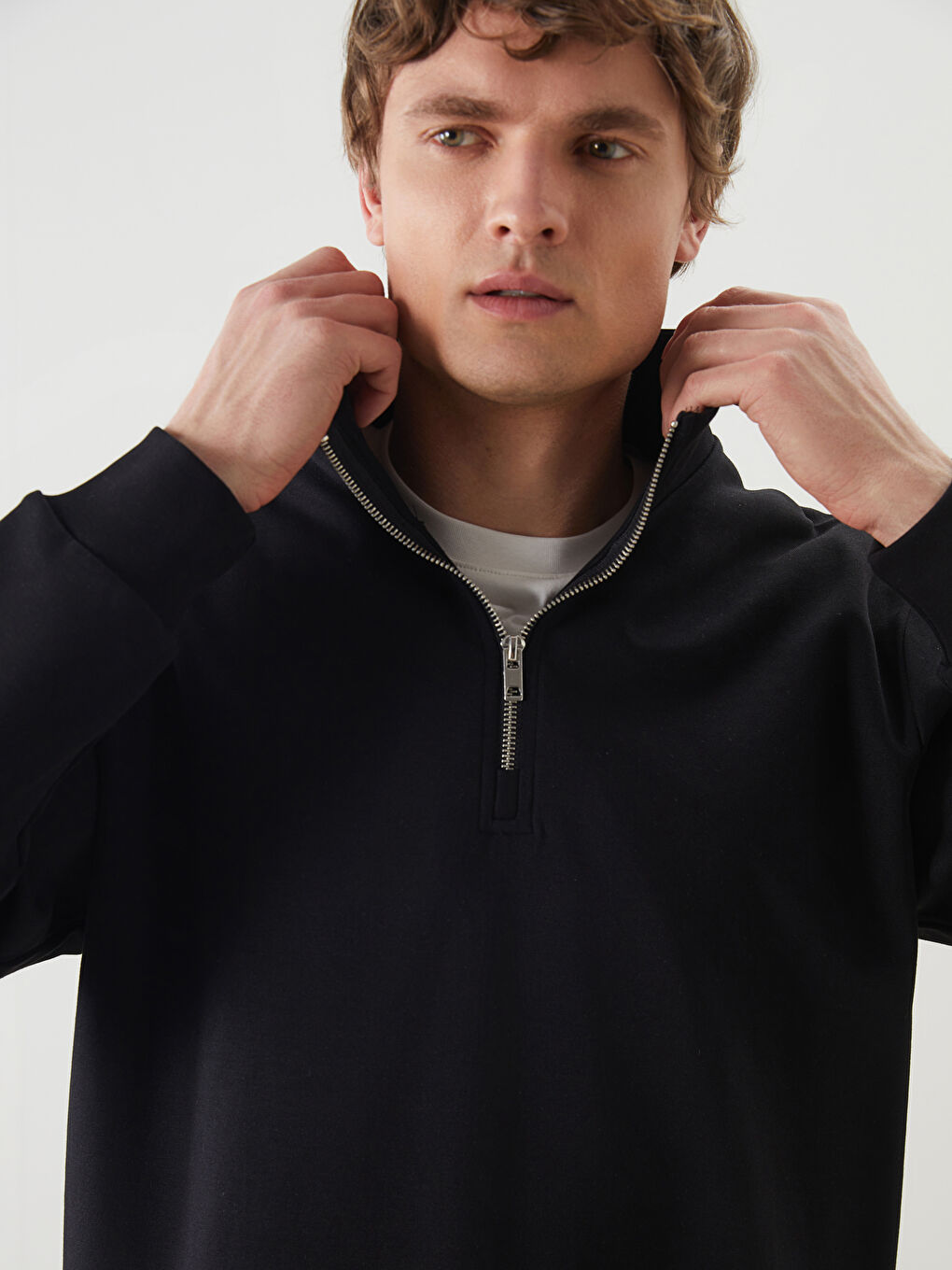 Siyah Dik Yaka Erkek Sweatshirt-2